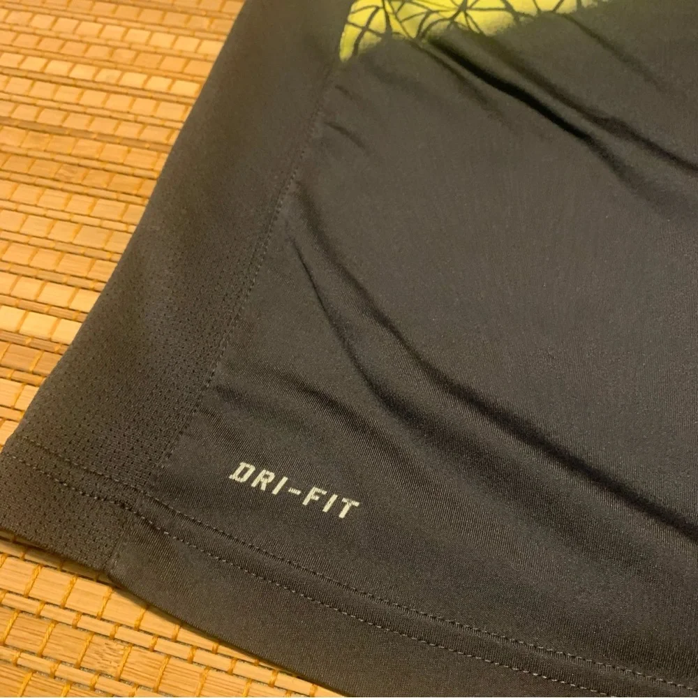 Nike Dri-Fit T-shirt size L